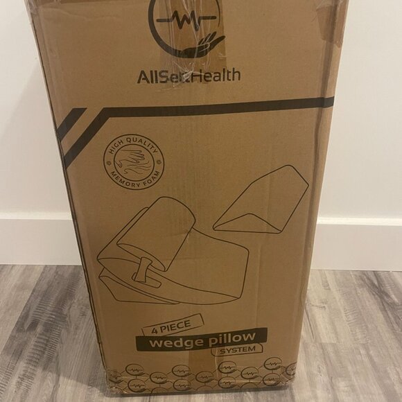 *NEW* 4pc Wedge Pillows Set - Picture 5 of 8